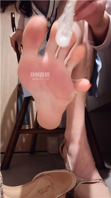 【小璃】哀乐重口乳母裸足辱倒计时    260418-35BP