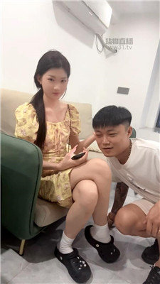 【素人挖掘机】白袜小姐姐玩贱M