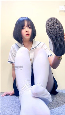 【初恋】偷闻学妹鞋被发现强制当狗    260504-28BP