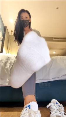 【雅雅】白袜裸足清理脚汗    260506-31BP